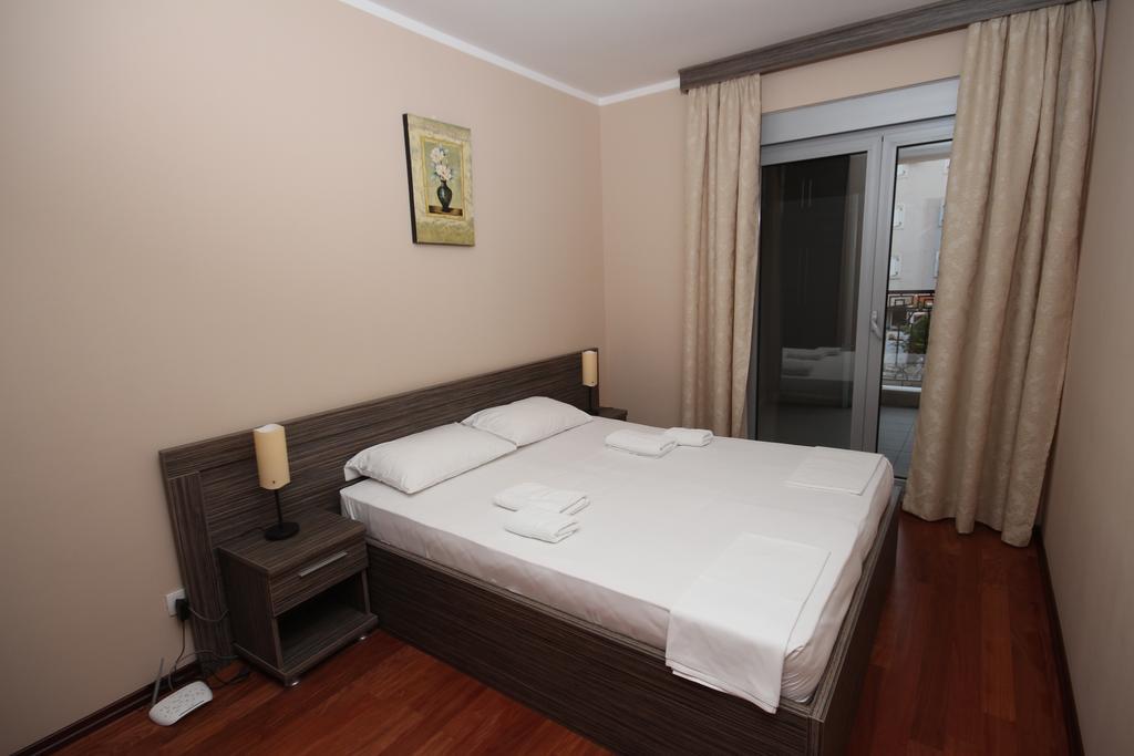 Apartments Oaza 2 Petrovac ภายนอก รูปภาพ